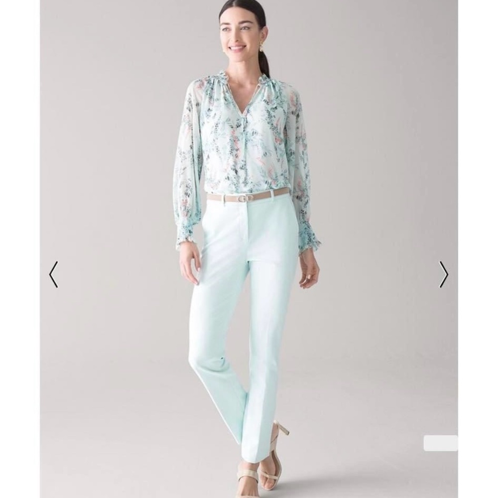 WHBM Comfort Stretch Slim
Ankle Pants
Size 14 curvy New w/tags in Seabreeze